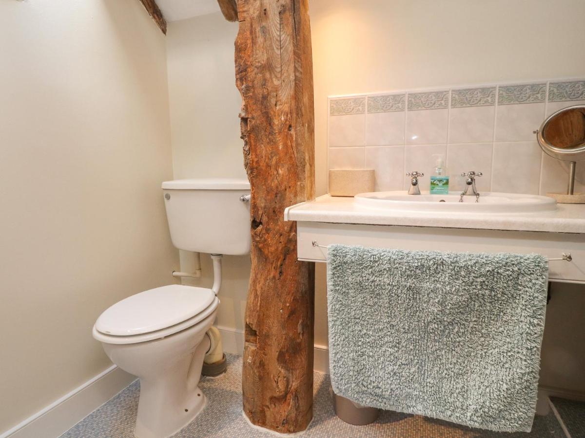 Beehive Cottage Bentham المظهر الخارجي الصورة